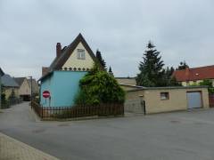 Vorschau Objekt: Hausansicht und Garage 