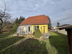 Vorschau Objekt: Haus und Gartenansicht 